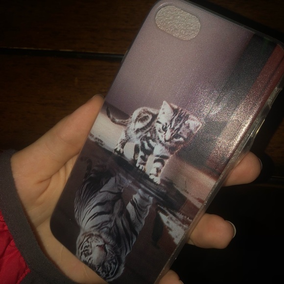 iPhone 8 Case - Picture 1 of 2